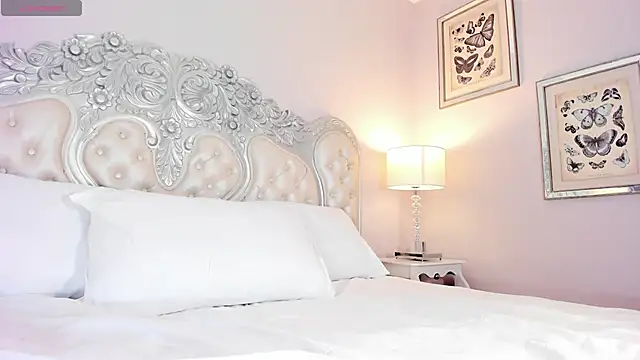 CarolineLee  online show from November 2025 11:05:01 PM