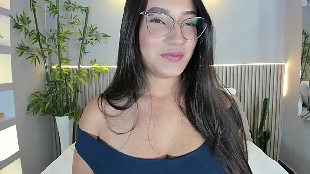 CarolineLee  online show from November 2025 10:46:01 PM