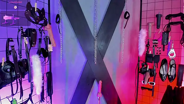 VictoryaLiah BDSM online show from November 2025 10:43:01 AM