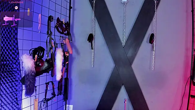 VictoryaLiah BDSM online show from November 2025 10:41:01 AM