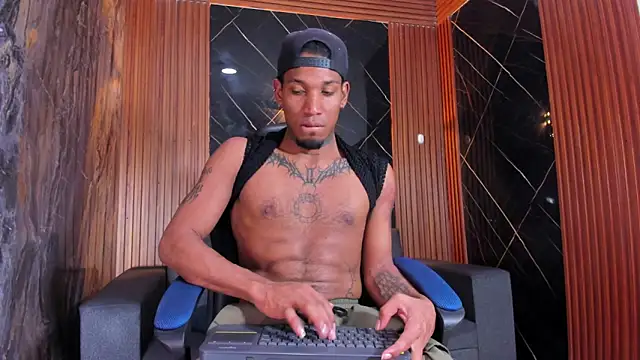 Snapshot of DIEGO_WICKED chatting on September 2025 07:30:01 PM DIEGO WICKED online show from September 2025 07:30:01 PM