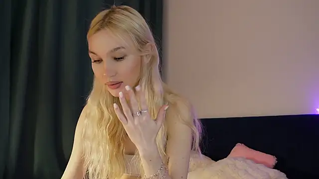 cuteleraay online show from February 2026 08:54:02 PM