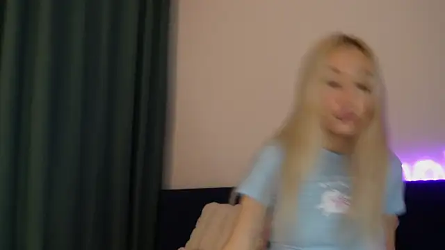 cuteleraay online show from March 2026 07:54:02 PM