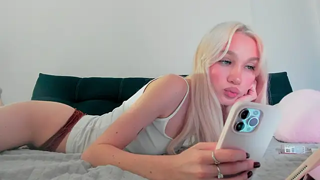 cuteleraay online show from September 2025 08:33:01 PM