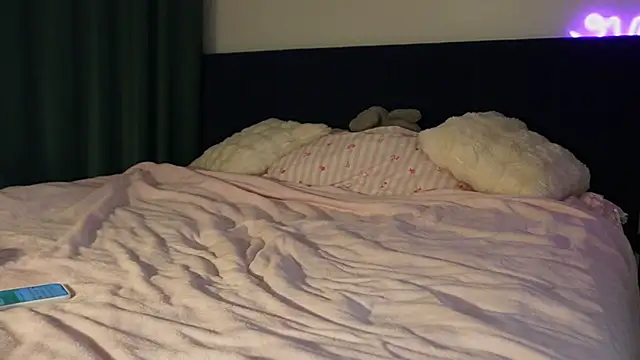 cuteleraay online show from February 2026 07:24:01 PM