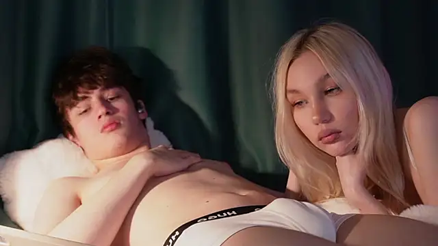 cuteleraay online show from March 2026 10:35:02 PM