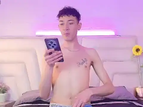 Ashton Myers online show from November 2025 07:50:02 PM