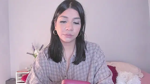 Laura-angeel online show from February 2026 04:47:01 PM