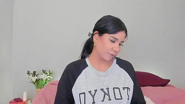 Laura-angeel online show from October 2025 11:55:02 PM