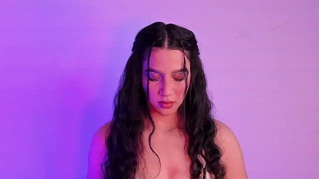 Snapshot of Megan_Luxe chatting on February 2026 04:34:01 AM Megan Luxe online show from February 2026 04:34:01 AM