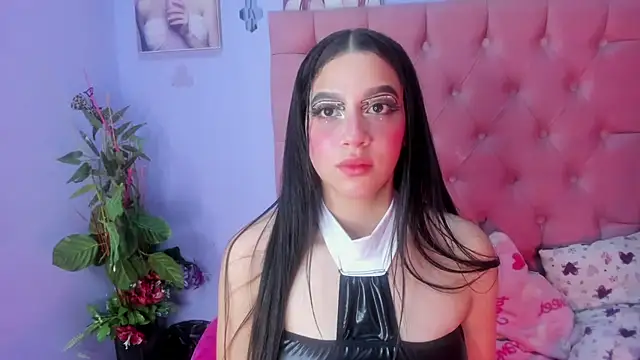 Megan Luxe online show from October 2025 04:53:02 AM