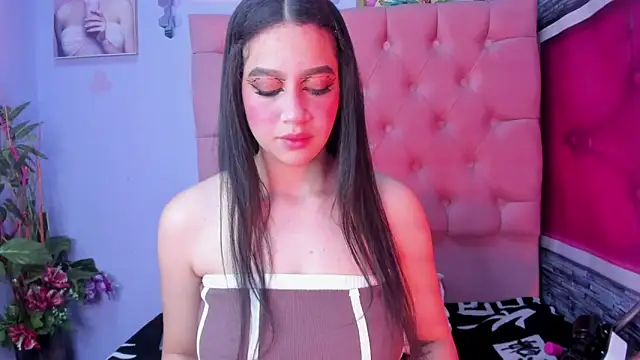 Megan Luxe online show from November 2025 06:18:01 AM