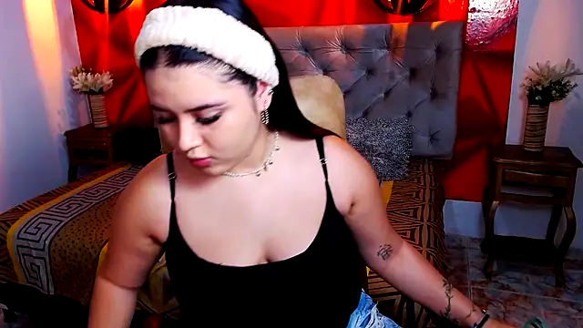 IsabellaaSweet online show from October 2025 06:49:02 PM