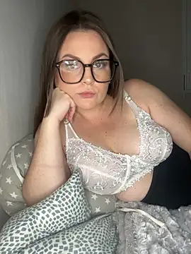 Snapshot of whitequeen_xxx chatting on October 2025 08:21:02 PM whitequeen xxx online show from October 2025 08:21:02 PM