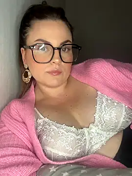 Snapshot of whitequeen_xxx chatting on October 2025 08:53:02 PM whitequeen xxx online show from October 2025 08:53:02 PM