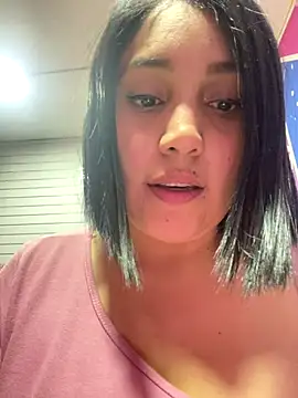Snapshot of caroline__muller chatting on October 2025 12:23:01 AM caroline muller online show from October 2025 12:23:01 AM