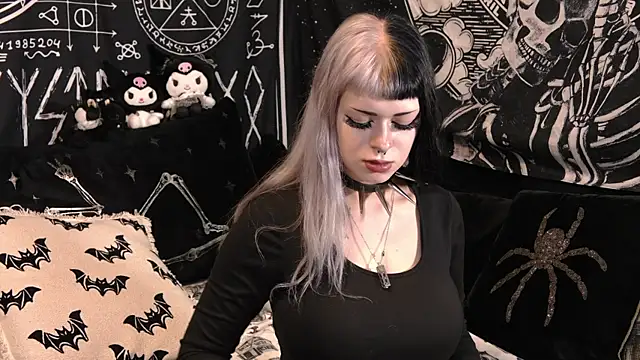 Paige Turner online show from April 2026 01:18:01 AM