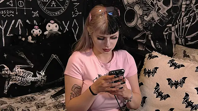 Paige Turner online show from April 2026 01:18:02 AM