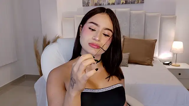 Saskia litt online show from February 2026 03:18:02 AM