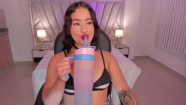 Saskia litt online show from November 2025 08:40:01 AM