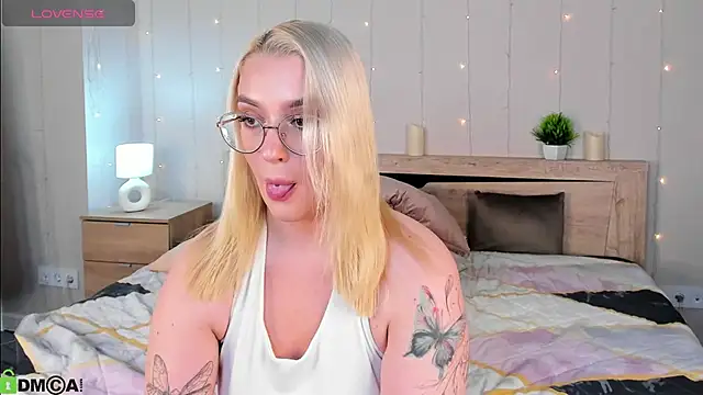 Vickie Nelsson online show from October 2025 09:09:01 AM