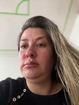 Abby-LS online show from November 2025 07:03:02 PM