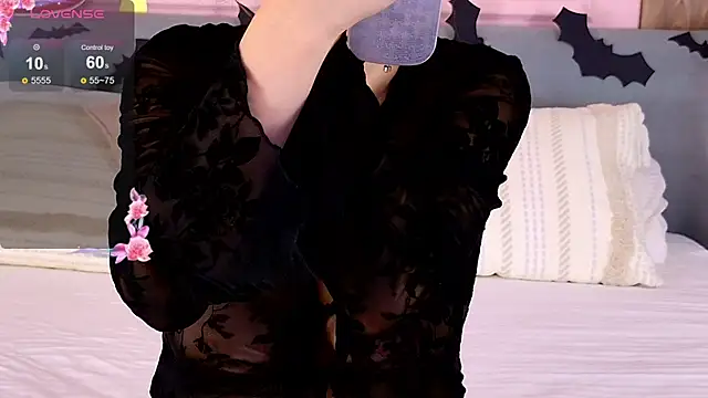 Snapshot of MilaLavson chatting on October 2025 05:08:02 AM MilaLavson online show from October 2025 05:08:02 AM