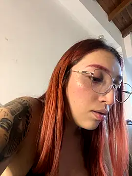 Paulina-Wells online show from October 2025 10:11:01 PM