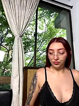 Paulina-Wells online show from November 2025 09:07:01 PM