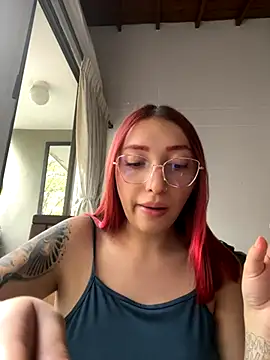 Paulina-Wells online show from October 2025 09:59:01 PM