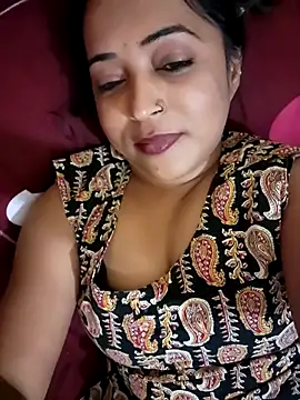 Snapshot of Hotbhabi305 chatting on January 2026 06:55:02 PM Hotbhabi305 online show from January 2026 06:55:02 PM