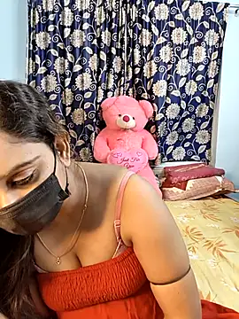 Cute-lusi online show from October 2025 03:57:01 PM