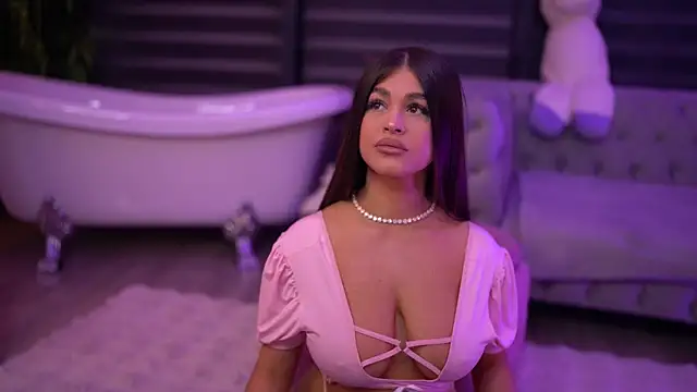 BellaNoirre online show from October 2025 06:30:02 PM