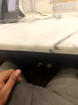 hotboy43339 online show from February 2026 02:45:02 AM