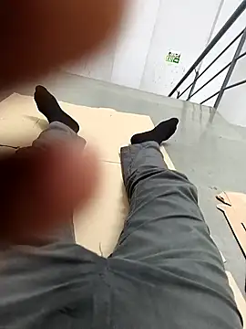 hotboy43339 online show from September 2025 05:05:01 PM