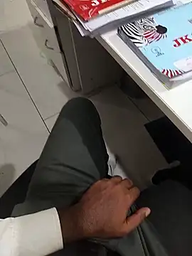 hotboy43339 online show from September 2025 09:47:01 PM