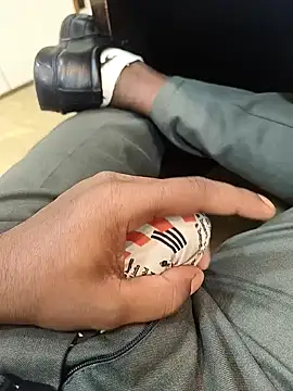 hotboy43339 online show from September 2025 08:43:01 AM