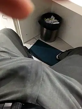 hotboy43339 online show from March 2026 08:45:02 PM