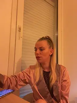 BrumeLove online show from May 2026 08:17:01 AM