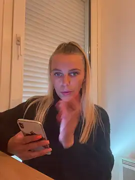 BrumeLove online show from June 2026 11:37:02 AM