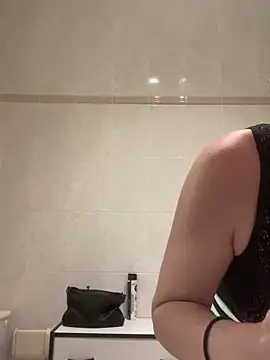 BrumeLove online show from April 2026 02:01:02 PM