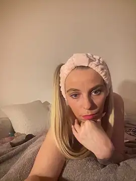 BrumeLove online show from February 2026 09:04:01 PM