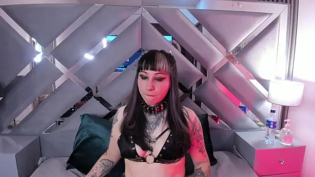 Ravenna666  online show from January 2026 07:10:02 PM