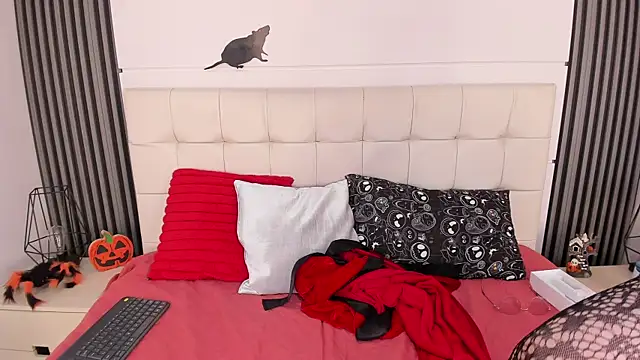 Ravenna666  online show from October 2025 04:35:01 AM