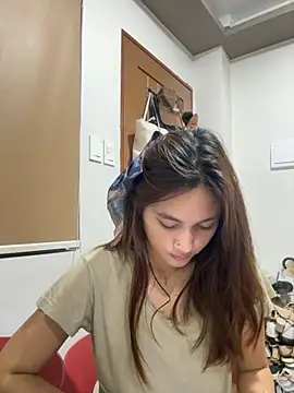 LanySylvia online show from November 2025 01:48:01 PM