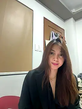 LanySylvia online show from November 2025 02:32:01 PM