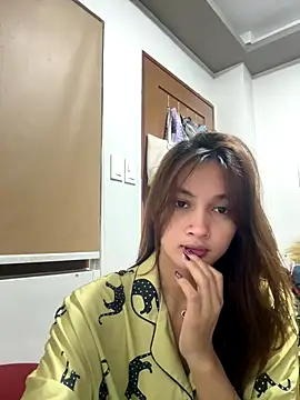 LanySylvia online show from November 2025 04:11:02 PM