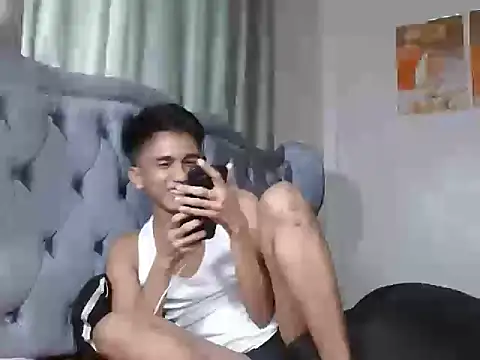 Snapshot of charlie0728 chatting on December 2025 02:22:02 AM charlie0728 online show from December 2025 02:22:02 AM