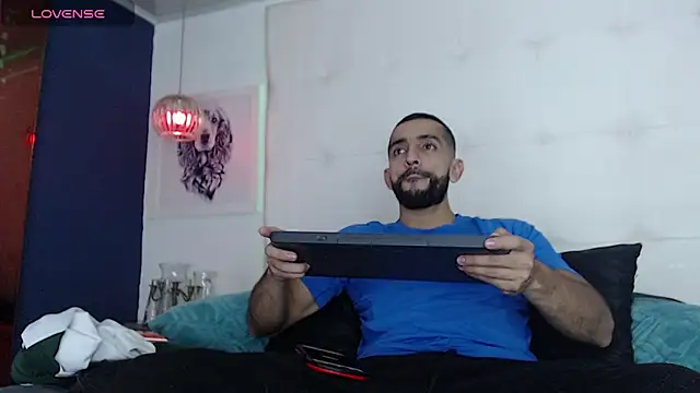 Yiyo10  online show from March 2026 09:42:02 PM