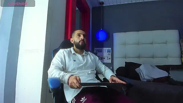 Yiyo10  online show from February 2026 03:30:01 AM